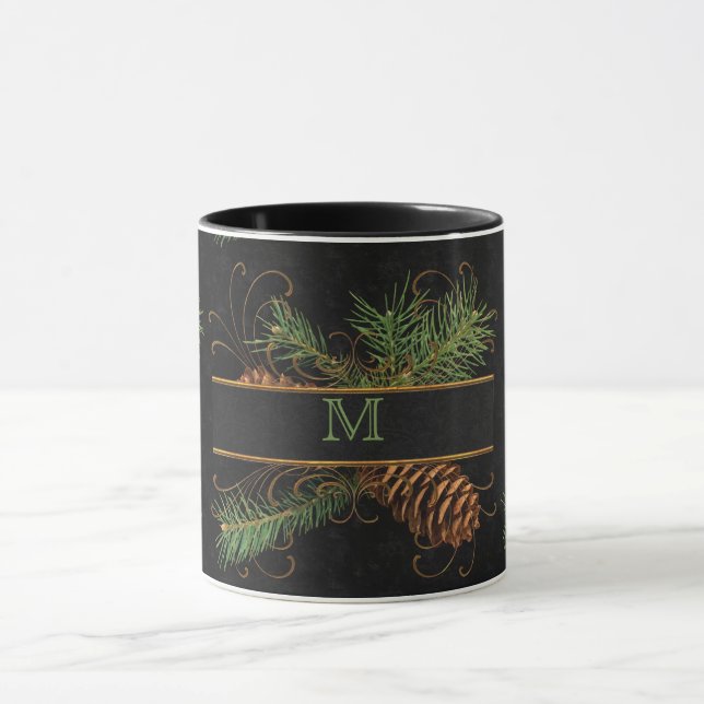 Taza Tema de Woodland de Cono Negro y Pino Monogramado (Centro)