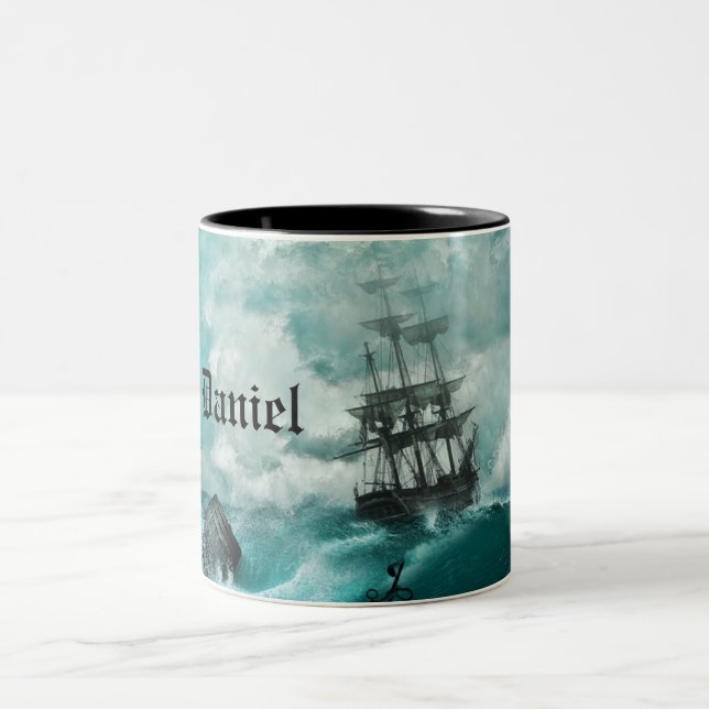 Taza tempestuosa vibrante del océano del barco (Centro)