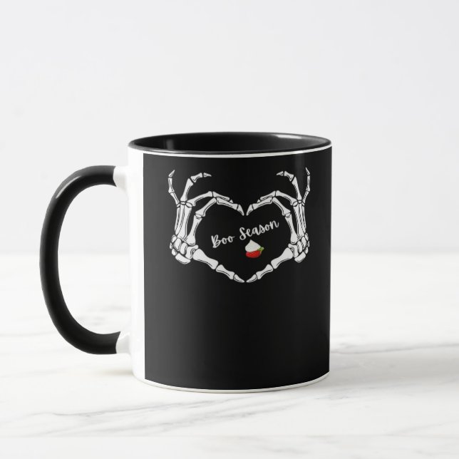 Taza Temporada Skeleton Hand Heart Boo Classic (Izquierda)