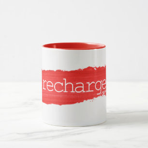 Taza Texto De Recarga En La Mug De Pintura Roja