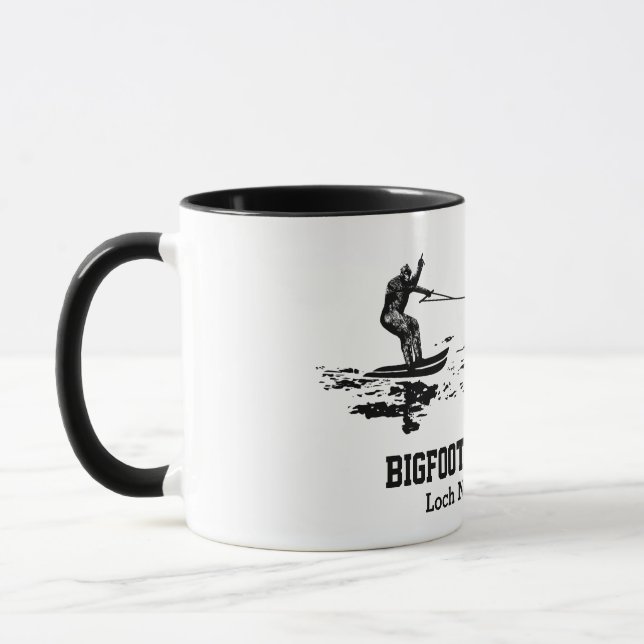 Taza Texto personalizado de Bigfoot y Nessie Loch Ness (Izquierda)