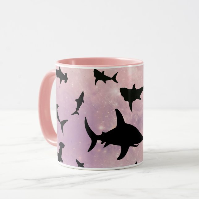 Taza Tiburón de pez sombra rosa sobre galaxia degradada (Anverso izquierdo)