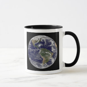 Taza Tierra llena que muestra el huracán Paloma