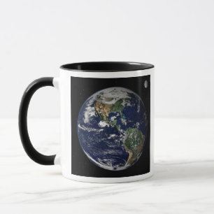 Taza Tierra llena que muestra el norte y Suramérica