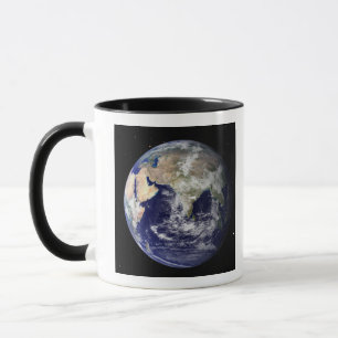 Taza Tierra llena que muestra Europa y Asia 2