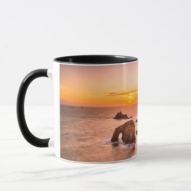 Taza Tierras Terminan Con La Puesta De Sol Y El Cornwal (Izquierda)