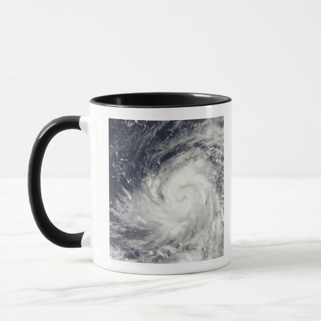 Taza Tifón Lupit sobre el Océano Pacífico occidental (Izquierda)