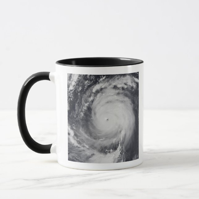 Taza Tifón Maemi en el Océano Pacífico Occidental (Izquierda)