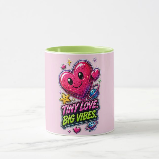 Taza Tiny Love Big Vibes 💖✨ (Centro)