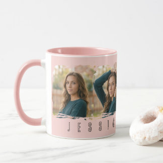 Taza Tipografía Collage de Joven Muchacha