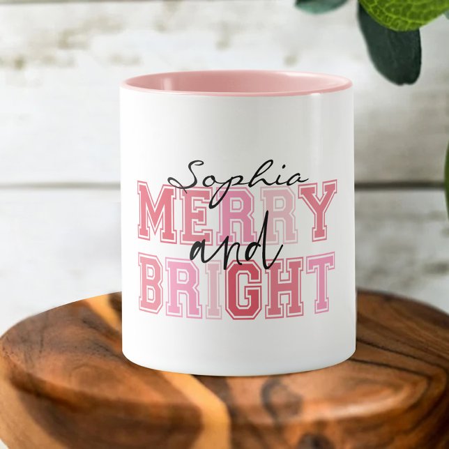 Taza Tipografía rosa Merry And Bright Navidad groovy (Subido por el creador)