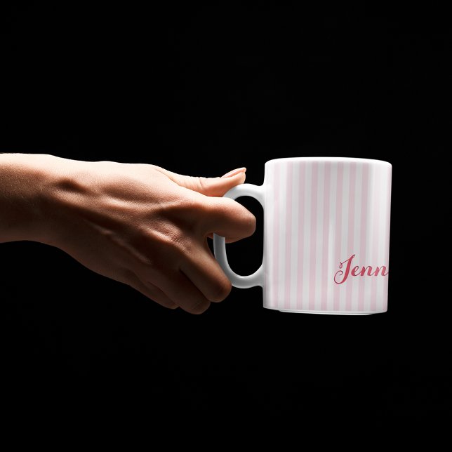 Taza Tiras rosadas modernas nombre personalizado tipogr (Modern Pink Stripes Custom Name Elegant Typography Mug)