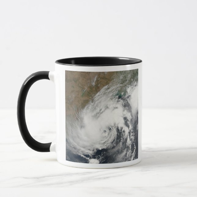 Taza Tormenta tropical Bijli (Izquierda)