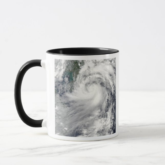 Taza Tormenta tropical Chanthu (Izquierda)