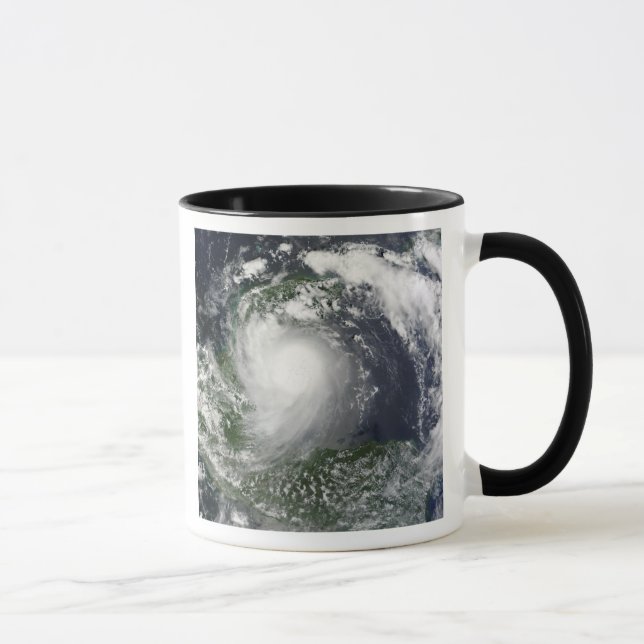 Taza Tormenta tropical Karl sobre la península de Yucat (Derecha)