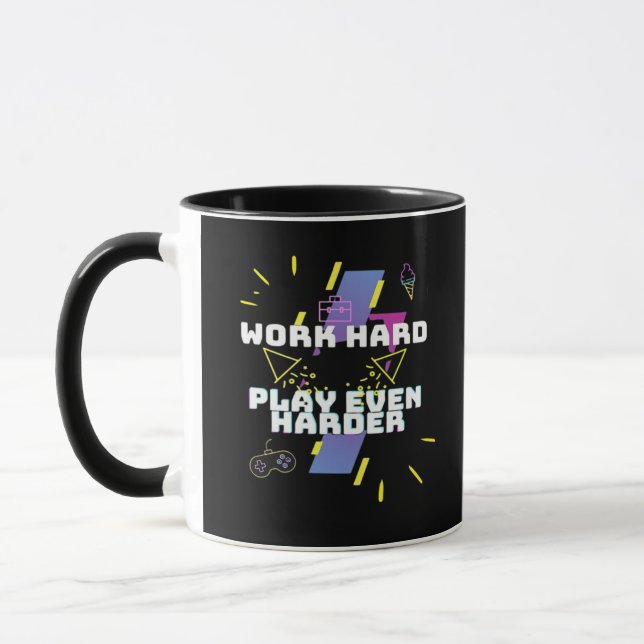 Taza Trabajar duro, jugar tan duro premium (Izquierda)