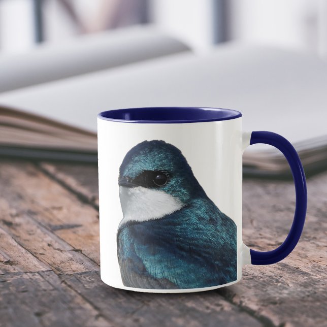 Taza Tragar un árbol muy guapo: Pájaro en un cable (Handsome Male Tree Swallow 11 oz Coffee Mug Cover Photo.)