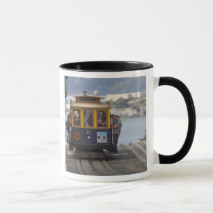 Taza Tranvía sube por Hyde Street en San