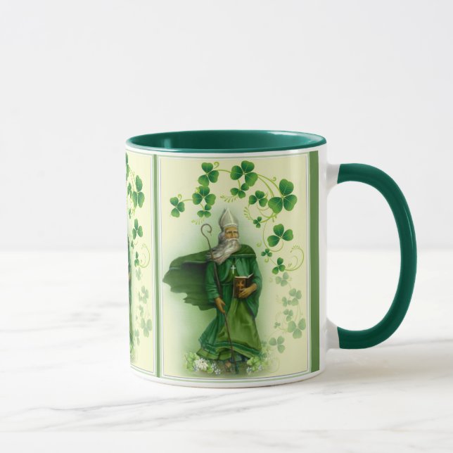 Taza Tréboles verdes irlandeses del día de St Patrick (Derecha)