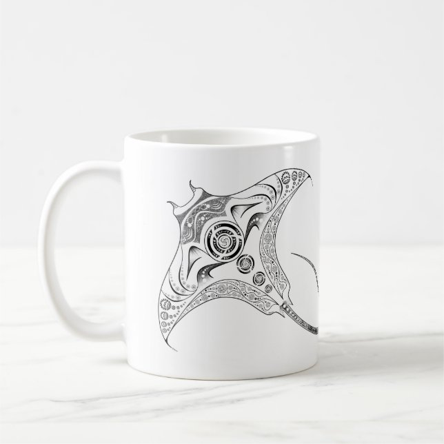 Taza tribal de Dotwork del rayo de Manta (Izquierda)