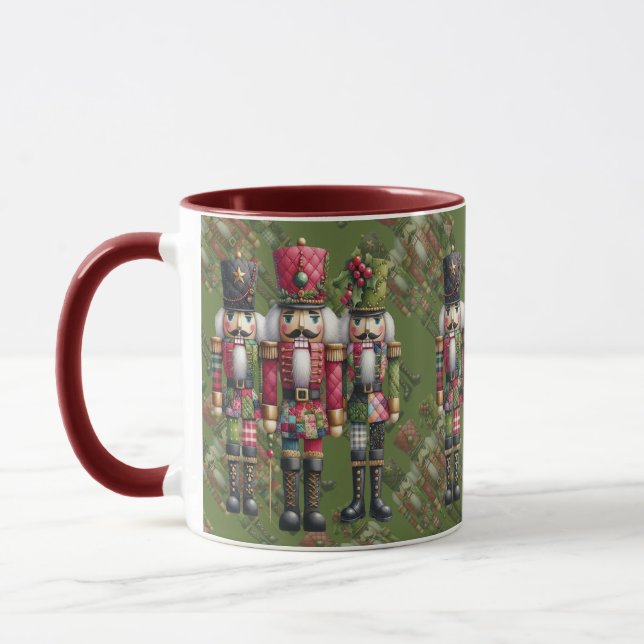 Taza Trío de Cascanueces Navideños de Patchwork Caprich (Izquierda)