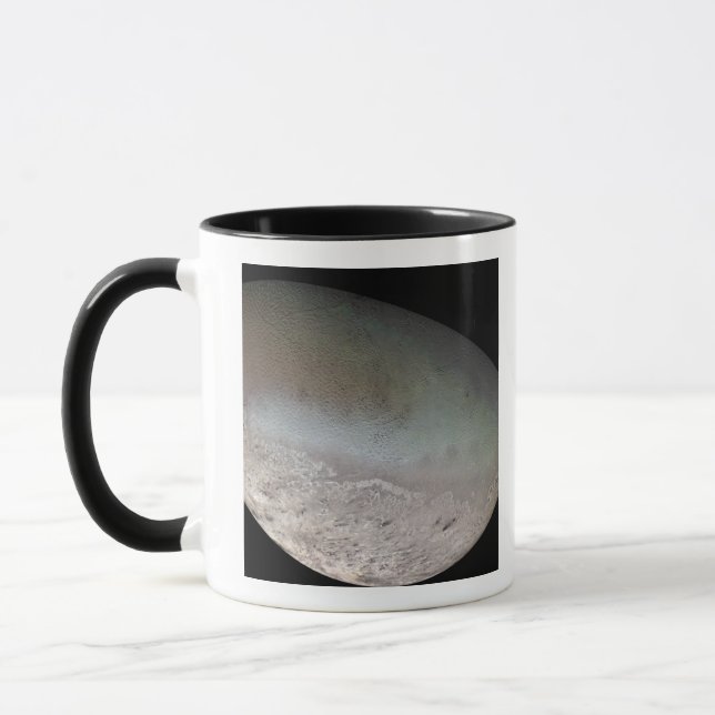 Taza Triton, la luna más grande del planeta Neptuno (Izquierda)