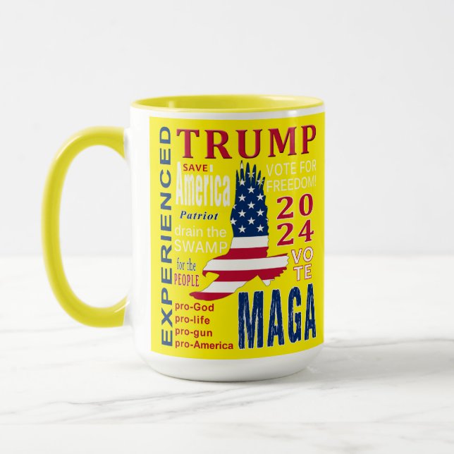 Taza Trump MAGA 2024 Collage de texto Mug amarillo (Izquierda)