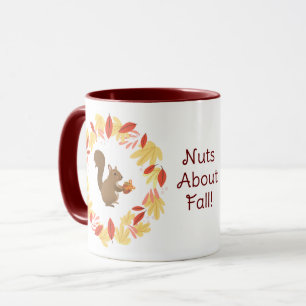 Taza Tuercas sobre la ardilla otoñal