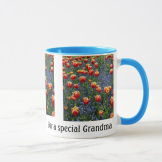 Taza Tulipanes de primavera alegres — Abuela (Personali