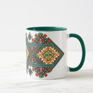 Taza ucraniana con el ornamento