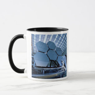 Taza Un arreglo de telescopio espacial James Webb