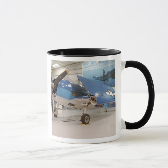 Taza Un avión de combate de la Segunda Guerra Mundial (Derecha)