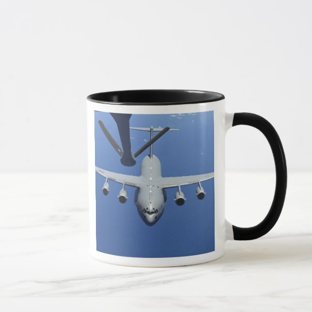 Taza Un C-17 Globemaster III se acerca al auge (Derecha)