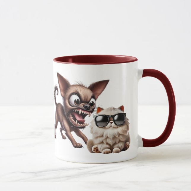 Taza  Un chien Chihuahua agresse un chat. (Derecha)