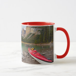 Taza Un kayak de mar en tierra en Spirit Island