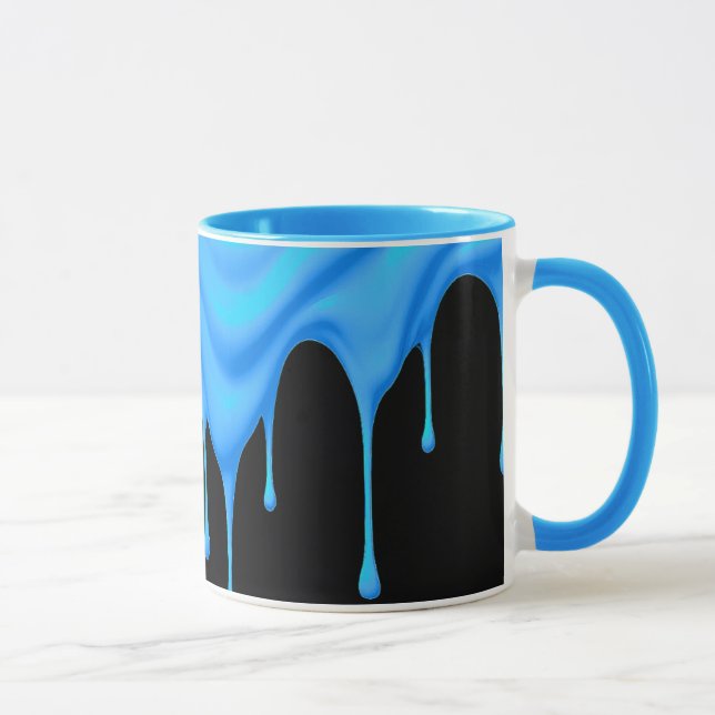 Taza Un liquide bleu (peinture, crème, glace) coule. (Derecha)