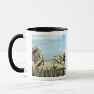 Taza Un marine de los Estados Unidos prepara proyectile