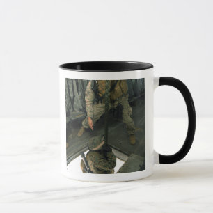 Taza Un marine envía a un compañero al infierno.