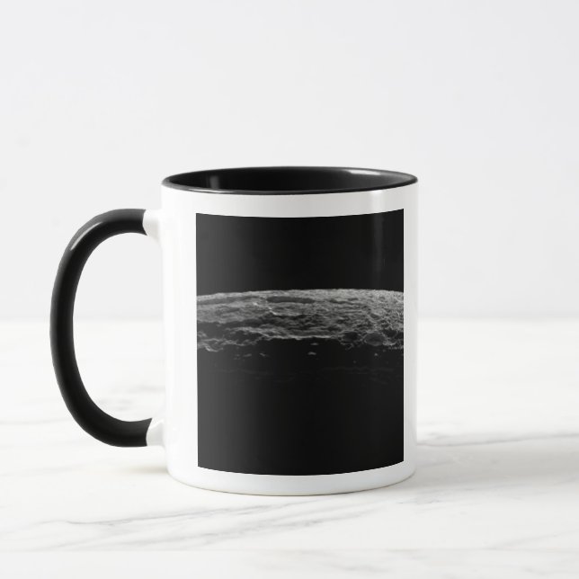Taza Un paisaje irreal de la luna de Saturno (Izquierda)