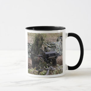 Taza Un soldado con el lanzagranadas MK-19