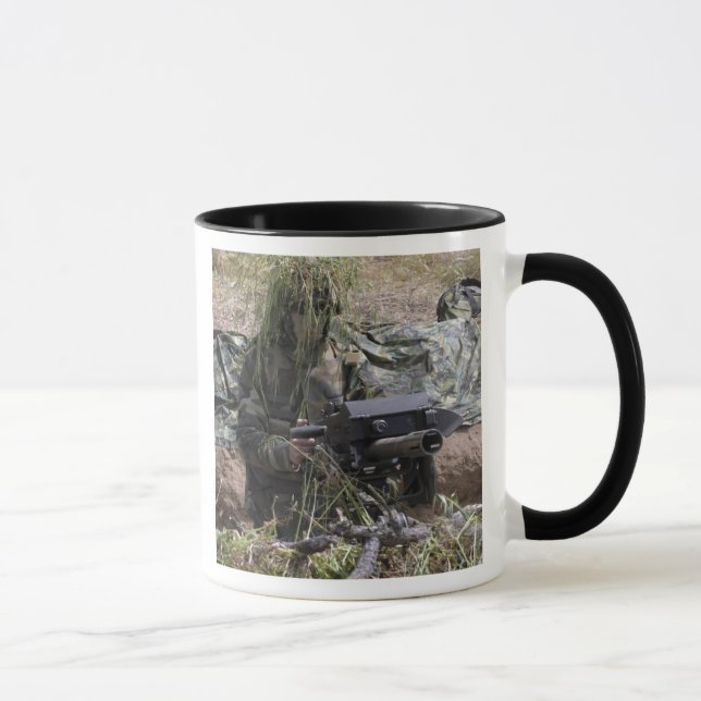 Taza Un soldado con lanzagranadas MK-19 (Derecha)