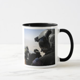 Taza Un soldado proporciona seguridad