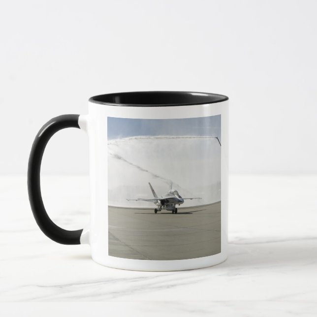 Taza Una aeronave F-18 (Izquierda)