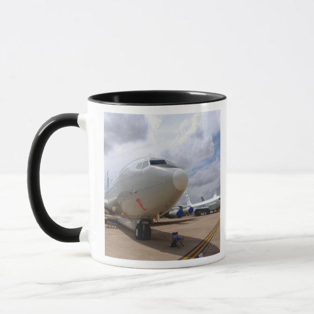 Taza Una aeronave RC-135V/W Rivet Joint (Izquierda)