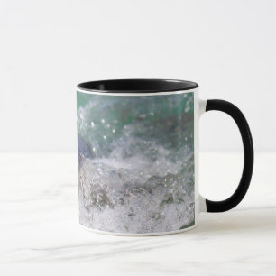 Taza Una cría de foca haciendo surf