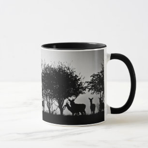 Taza Una imagen de algunos ciervos en la niebla de la