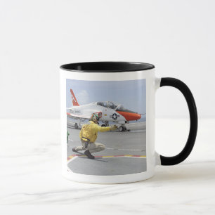 Taza Una pistola a bordo portaaviones