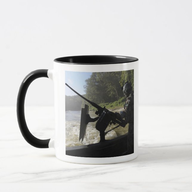 Taza Una tripulante de combate especial (Izquierda)