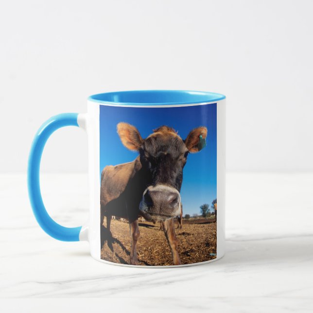 Taza Una vaca Jersey siendo curiosa (Izquierda)