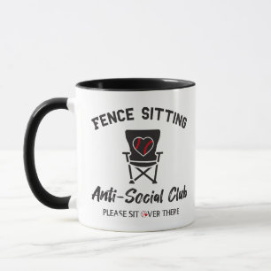 Taza Unas vallas divertidas sentadas anti club social B